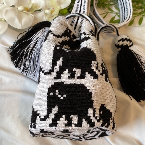 Black and White Elephant Print Mini Wayuu Drawstring Crossbody Mochila Bag - Picture 5 of 11